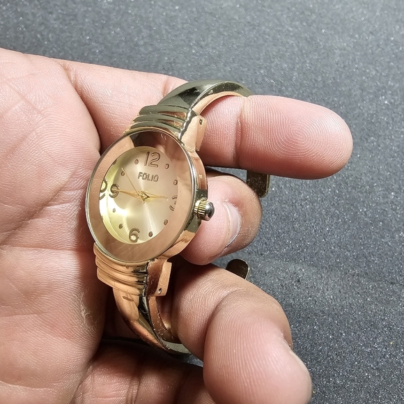 Folio Ladies Quartz Fashion Watch Gold Tone Cuff bracelet Round Face Working sho - Picture 4 of 9